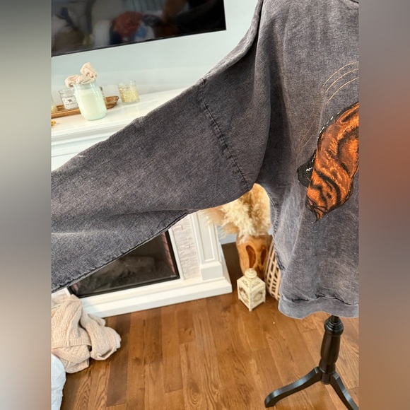 Arabian National ‘92 Horse Graphic  Sweater - Charcoal Gray - Picture 8 of 15